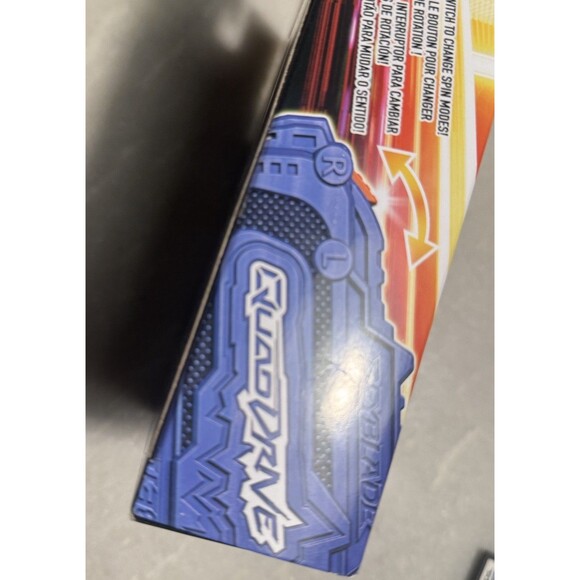 NEW  Beyblade Burst QuadDrive Cyclone Fury String Launcher &  Roktavor R7 - Picture 3 of 4